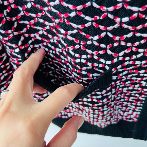 St. John textured Knit jacket, black/red, Size M E26 - Picture 6 of 11